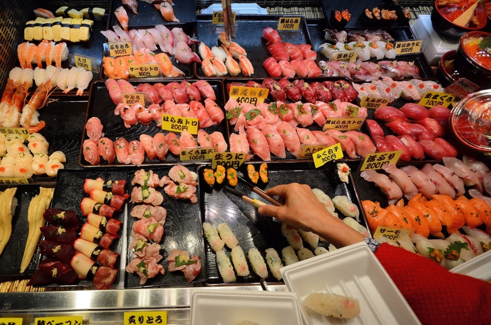 日本於8月24日正式排放福島核廢水入海，多國開始實施禁止日本水產進口限制。