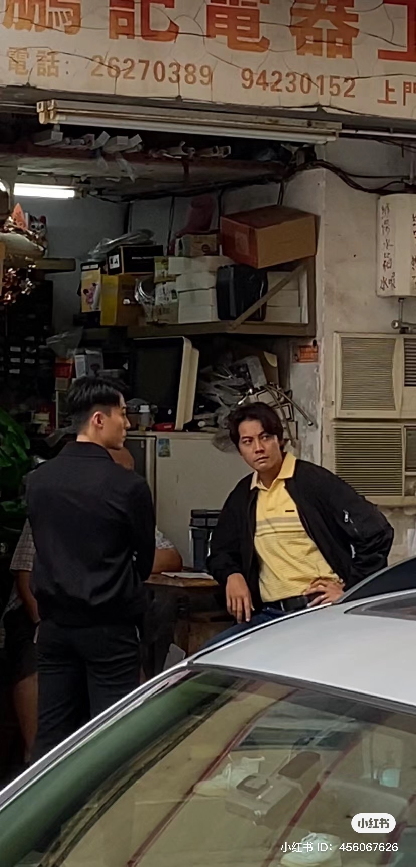 喺香港近未露面嘅陳偉霆未有好似喺內地咁，一出現即獲大批fans包圍