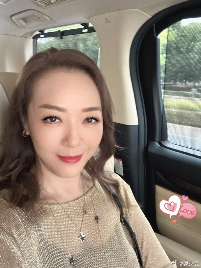 郭少芸近年移居內地杭州,直播帶貨密密吸金