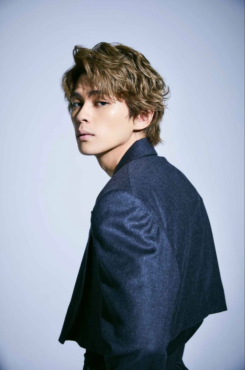 同為藝人的弟弟真榮田鄉敦亦於同日宣布結婚的消息~