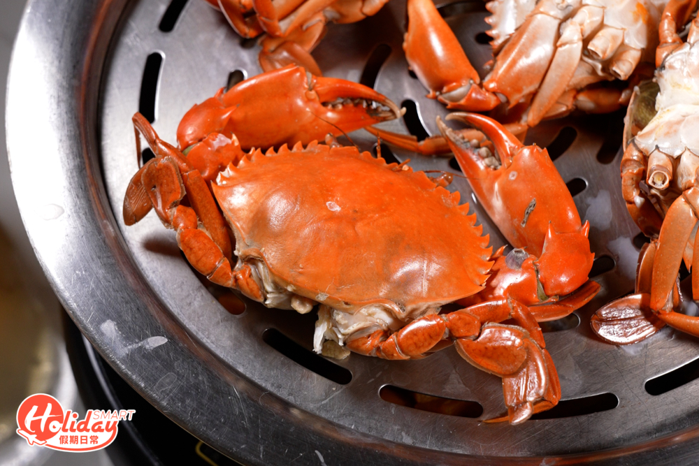 蟹迷可選乸蟹或公蟹，清蒸肉蟹保留鮮味，肉質鮮甜又多蟹膏
