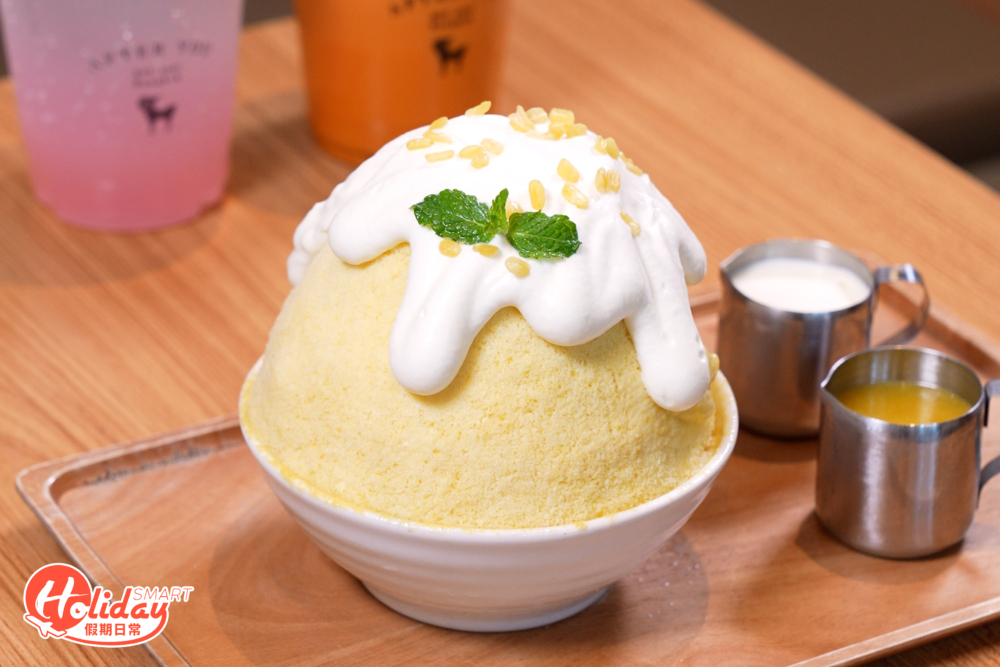 而人氣芒果糯米飯刨冰,冰面上鋪滿由泰國直送的芒果,冰中加入煙韌軟糯的糯米飯,口感層次豐富!