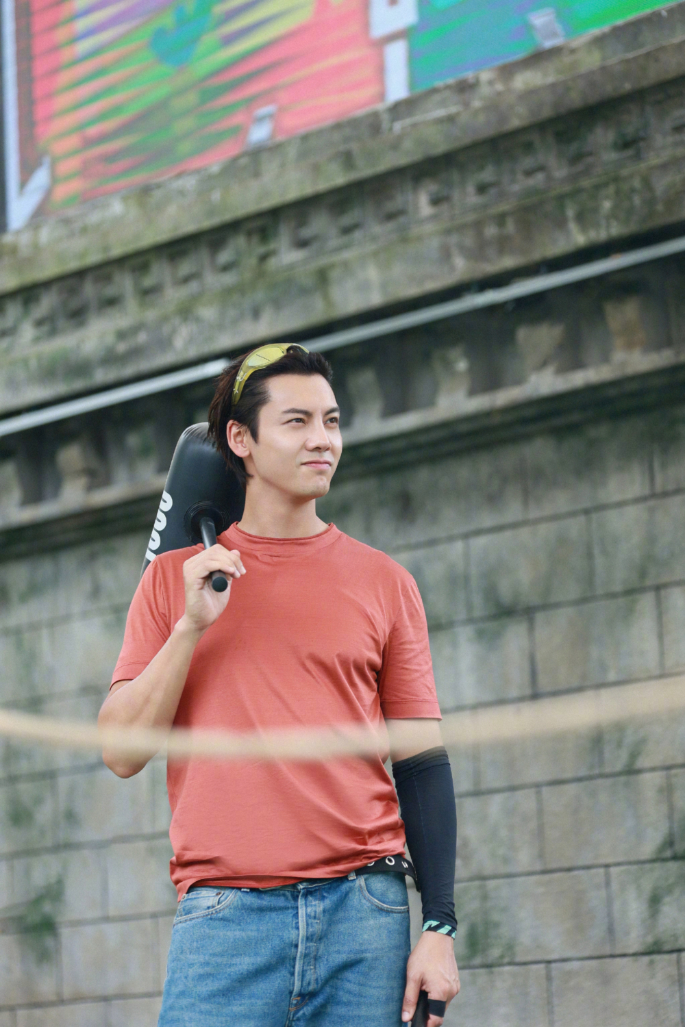 舊年陳偉霆就回港拍攝電影《爆裂點》，今年佢又有一部新劇《太陽星辰》（暫名）