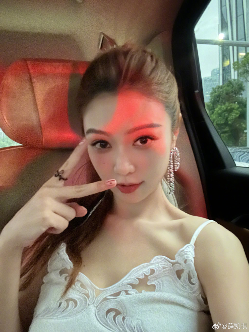 Fiona指審美觀會改變，其實不一樣身材、長相嘅女生都有各種不一樣嘅美。