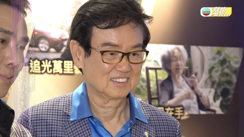 黃百鳴指80年代好多人睇午夜場，但經歷咗3年疫情大家都習慣咗鳴屋企睇戲，街上9點半後人流都少好多，認為政府應該推出更多呢類型嘅活動