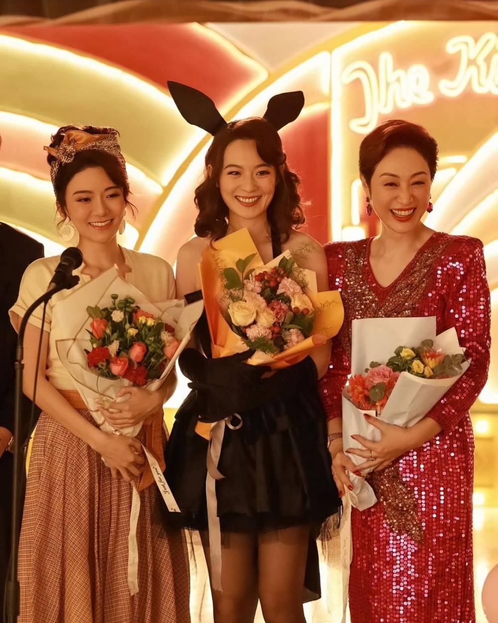蔡潔喺2012年參加《墨爾本華裔小姐競選》奪得冠等七大獎項,2013年佢代表墨爾本參加《國際中華小姐競選》