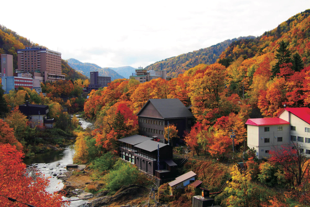 北海道賞楓景點推介：定山溪。