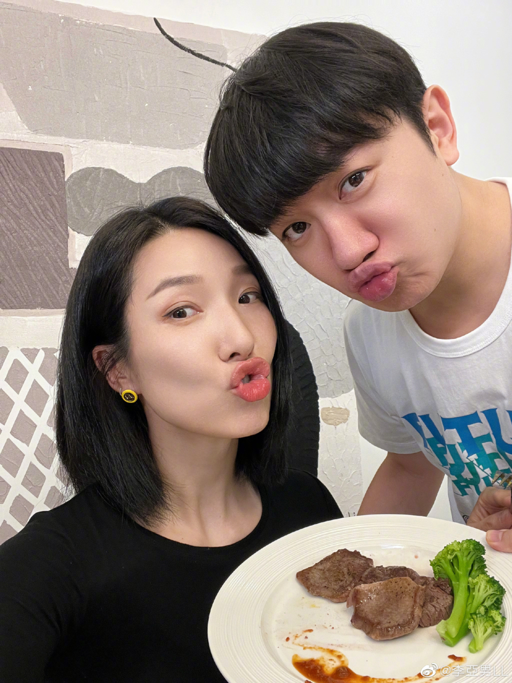 王祖藍同李亞男婚後育有兩個女兒