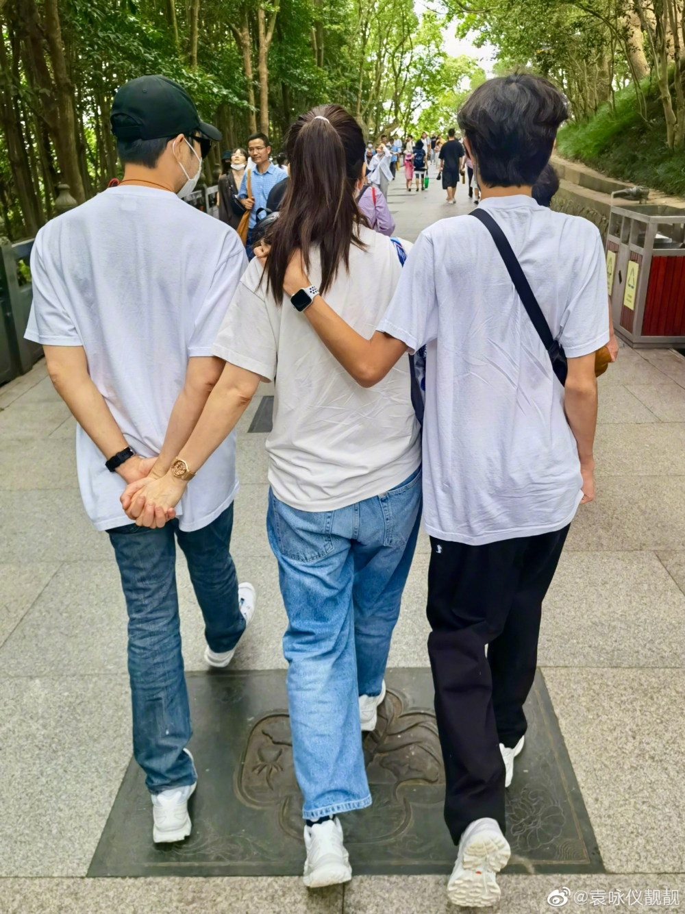 袁詠儀澄清指自己一家愛國愛港