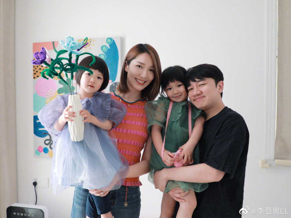 亦有人指Gabby同Hayley都各有似爸爸媽媽嘅地方