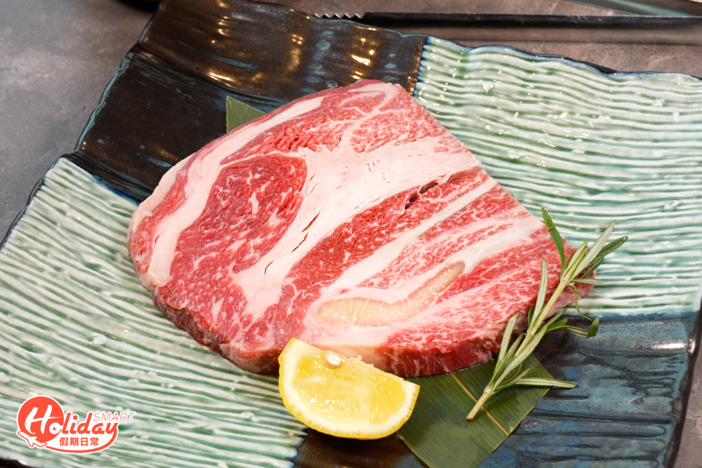 韓牛肉眼甘香嫩滑，肉味濃郁，肉質油花豐富又肥瘦均勻，食落肉感脂香軟嫩。