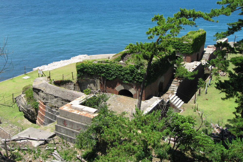 友島曾是日本的軍事據點！