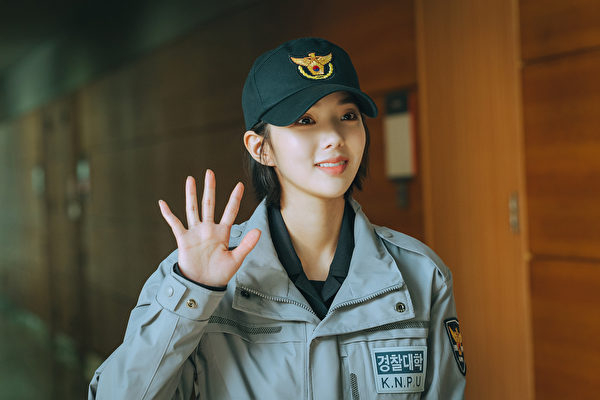 「假警察」假意調查實質偷取大量現金