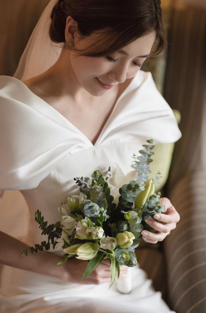 現年40歲的TVB花旦黃智雯無預警宣布結婚喜訊