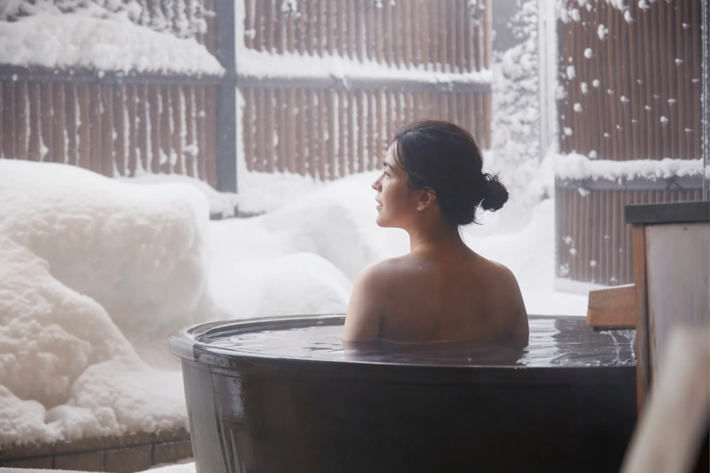 泡湯賞雪景！