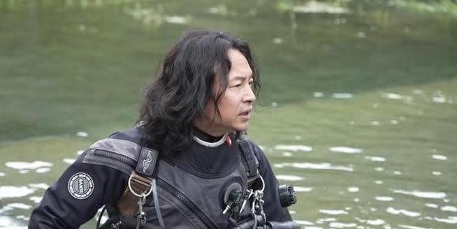 韓頲擁有豐富潛水經驗,他在廣西九頓天窗下潛後失蹤,至今已超過30小時