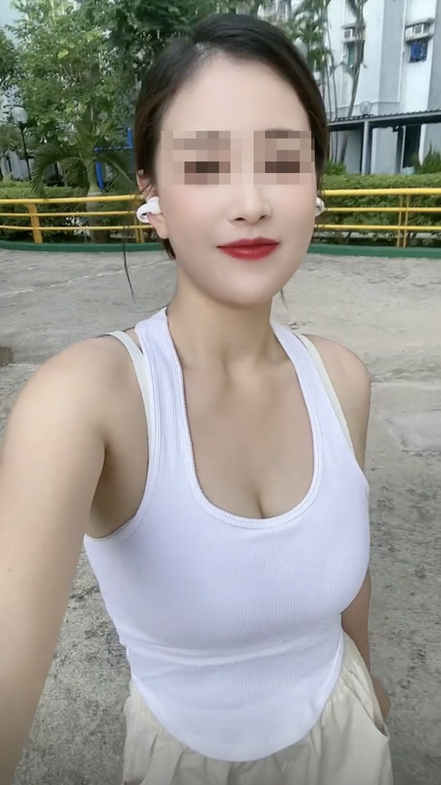 近日佢更拍片回應「住公屋」嘅報道。