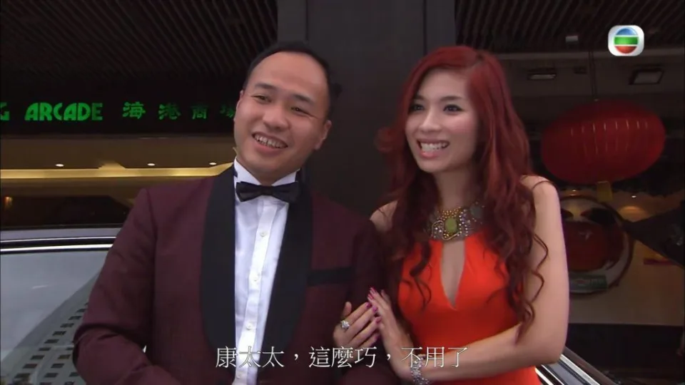 出演角色多以潑辣的性感女郎、情婦或八婆為主