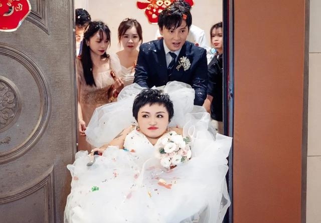 近日李喜梅與大雙舉行婚禮,更掀起內地網民熱議!