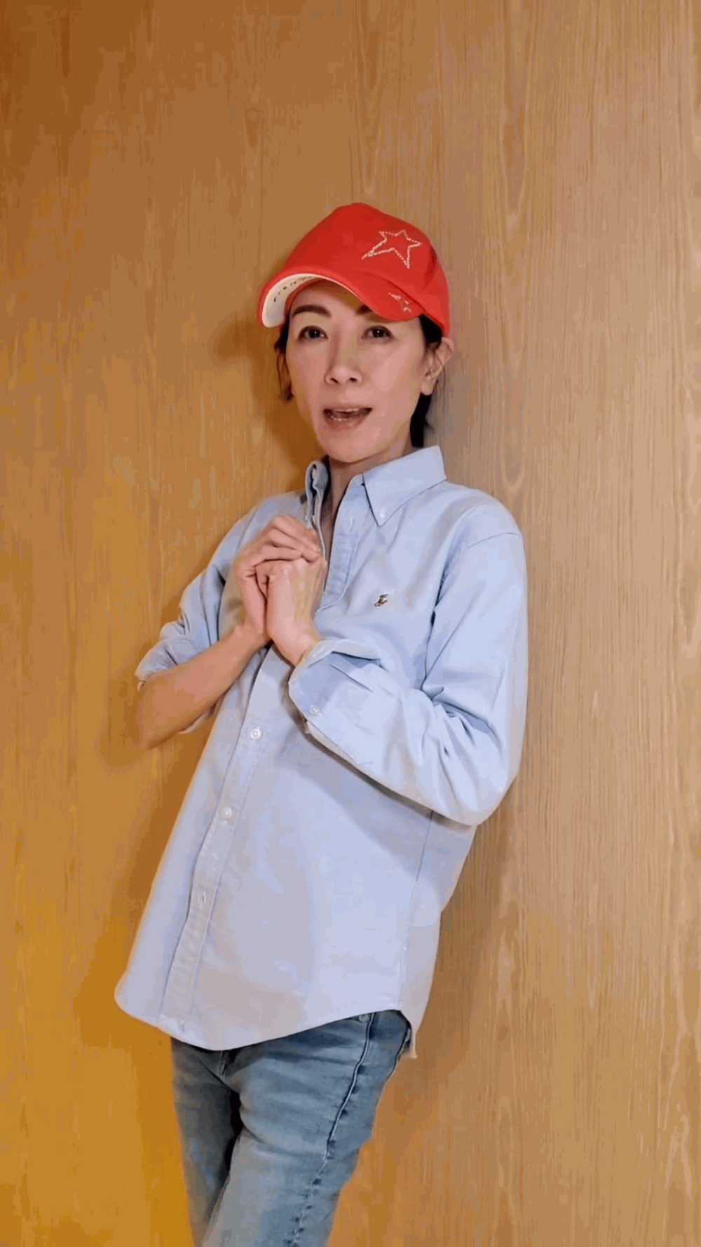 她今年開設抖音帳號,也曾公開近照,明顯見到她身形非常瘦削,當時已令不少網民大為擔心