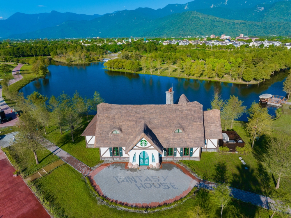 台灣花蓮全新童話風湖畔門店「花蓮理想門市」亦已正式開幕