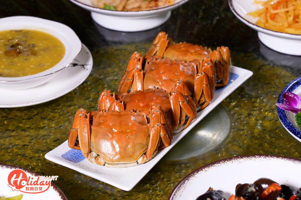 清蒸大閘蟹煮法能保持到原汁原味的蟹鮮味，而太雕蒸大閘蟹帶陣陣酒香的鮮甜味，油鹽焗則適合重口味人士，鹹香之餘，仍保持到鮮甜味道！