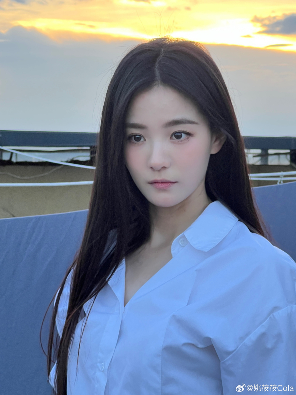 雖然姚筱筱出場時間不長，但她的仙氣外貌和出色表現成功吸引了網民的注意。