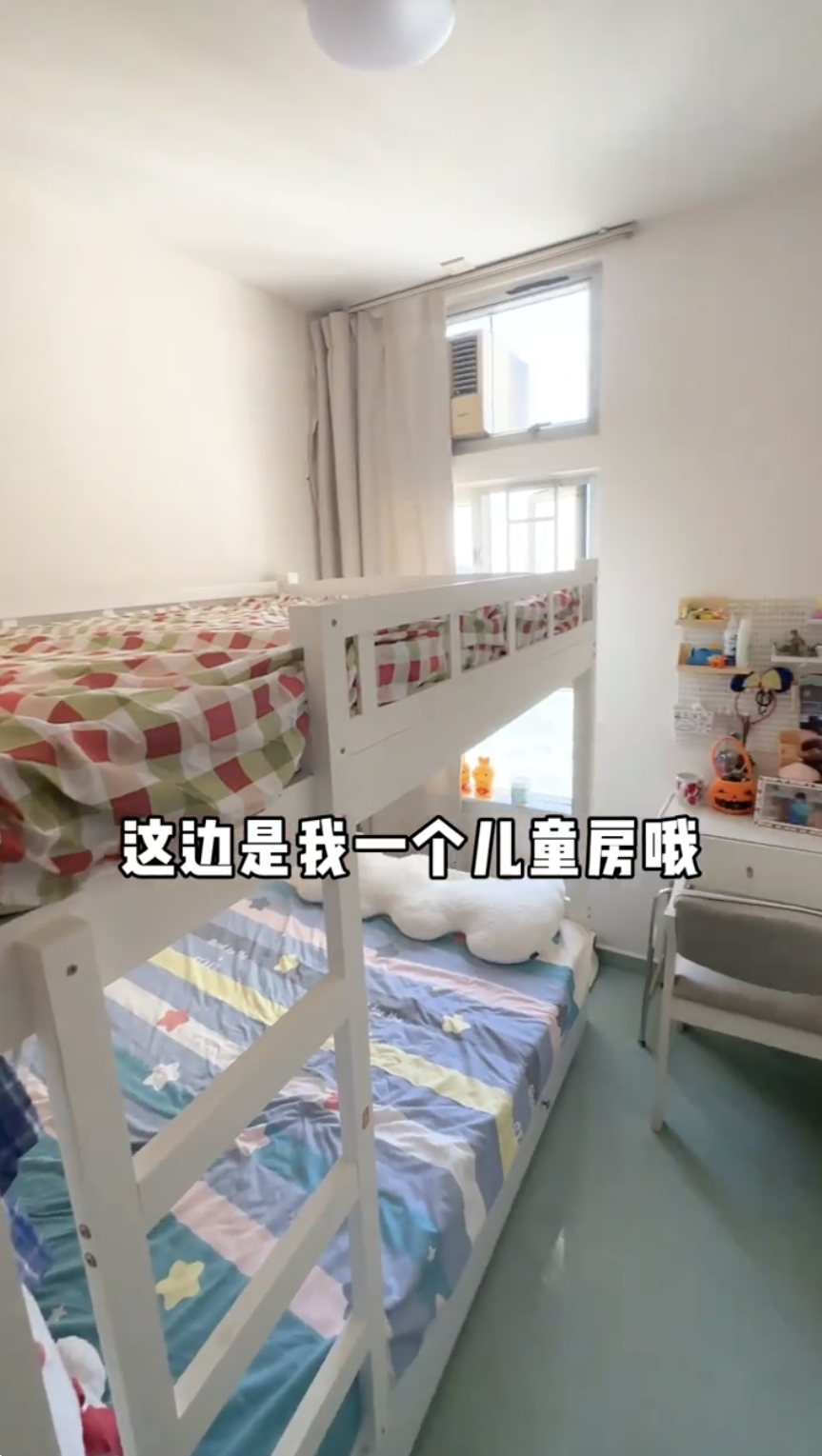 另外一間房就擺咗一張碌架床