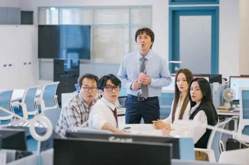 每個人都有機會收到同事嘅正面評價同埋鼓勵，增進員工之間嘅連結同埋合作。