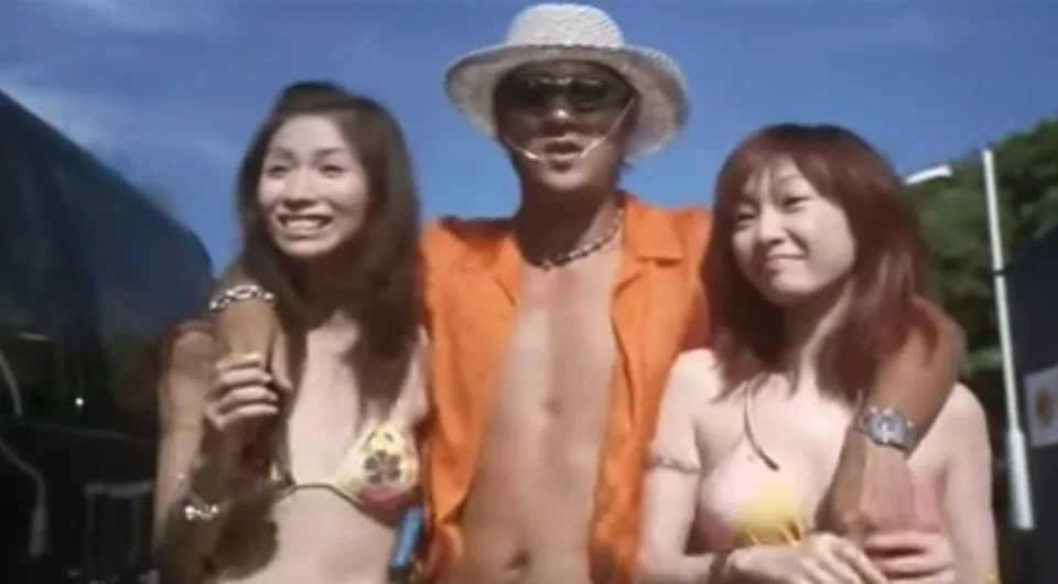 她於2009年離開TVB，全力以DJ「Miss Yellow」之名發展打碟事業