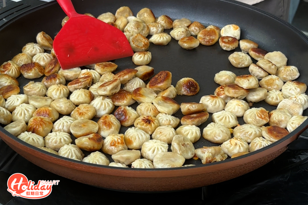 BB生煎包$40有15粒，一口一件爆汁Juicy。