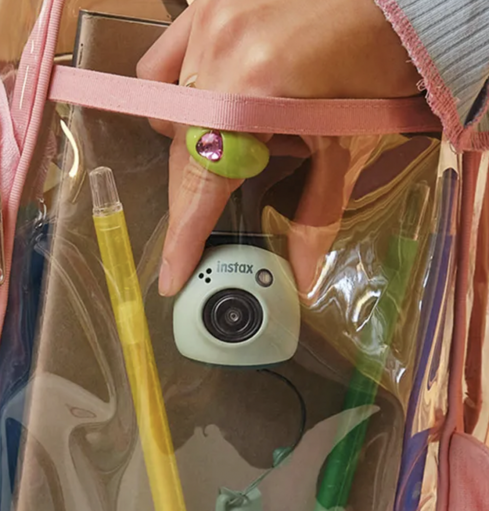 相機體積小巧、攜帶方便