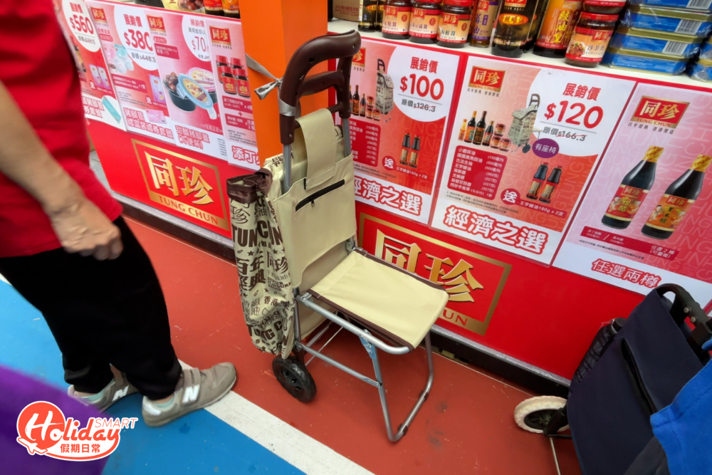 醬油購物車套裝向來受歡迎，車仔還可拉出小座位。