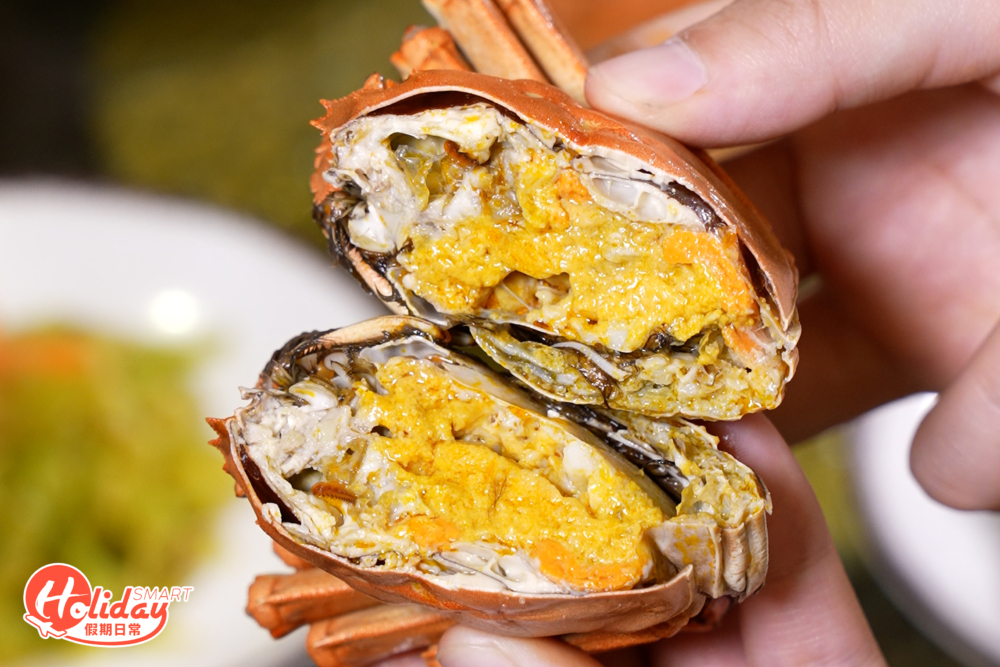 店家嚴選鮮活大閘蟹，一打開滿滿蟹膏，金黃色蟹膏食落鮮甜甘香。