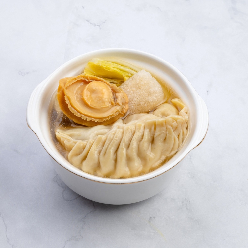 鮑魚蟹肉灌湯餃!