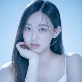 方力申與鄧麗欣分手多年，早已宣布有新女友葉萱（Maple）