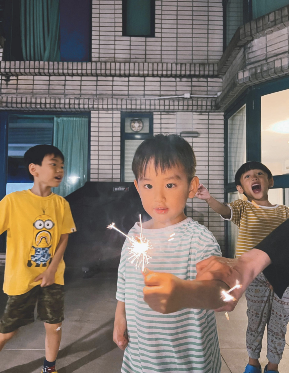 小朋友都喺屋外玩得好開心,花園似乎都可以容納到十幾人開party!