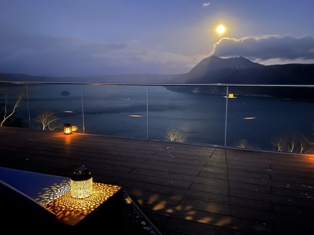 摩週湖的第一座展望台的設施「摩周湖神威露台」