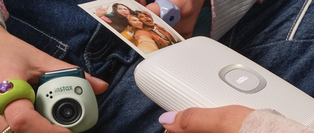 可以使用它與其他INSTAX裝置連接，即時列印出打印出自己喜歡的照片。