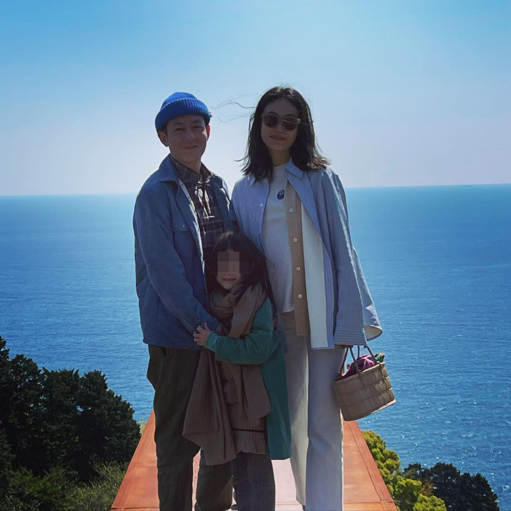 陳冠希之後創辦個人潮牌，近年經常分享家庭照