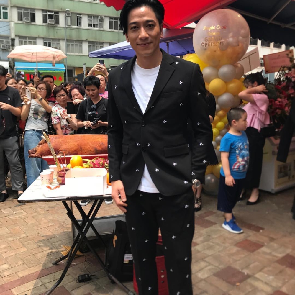 第二個線索則為「去唱卡啦OK但唔唱」