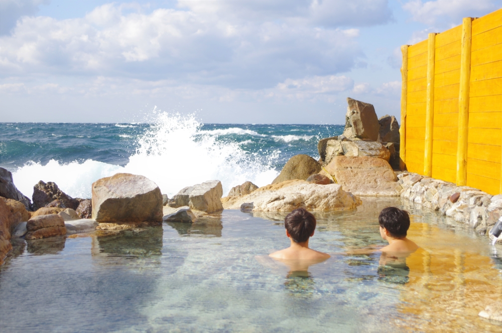室內外浸溫泉順序為先在室內浸浴，才到戶外浸浴，避免溫差太大！
