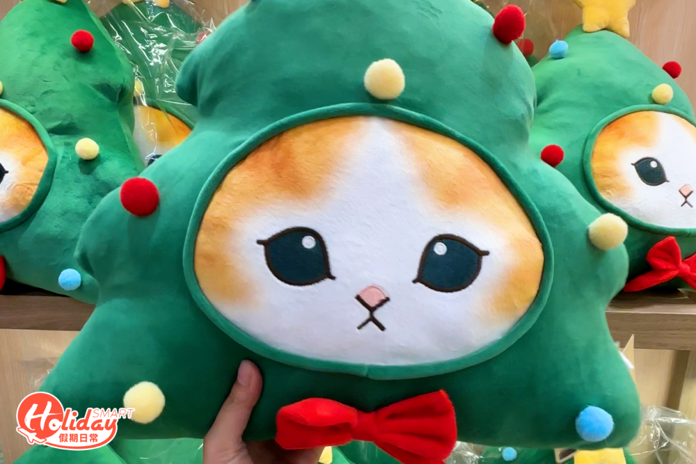 LOG-ON首度推出了mofusand聖誕cosplay商品,包括Cute爆的聖誕貓咕𠱸。