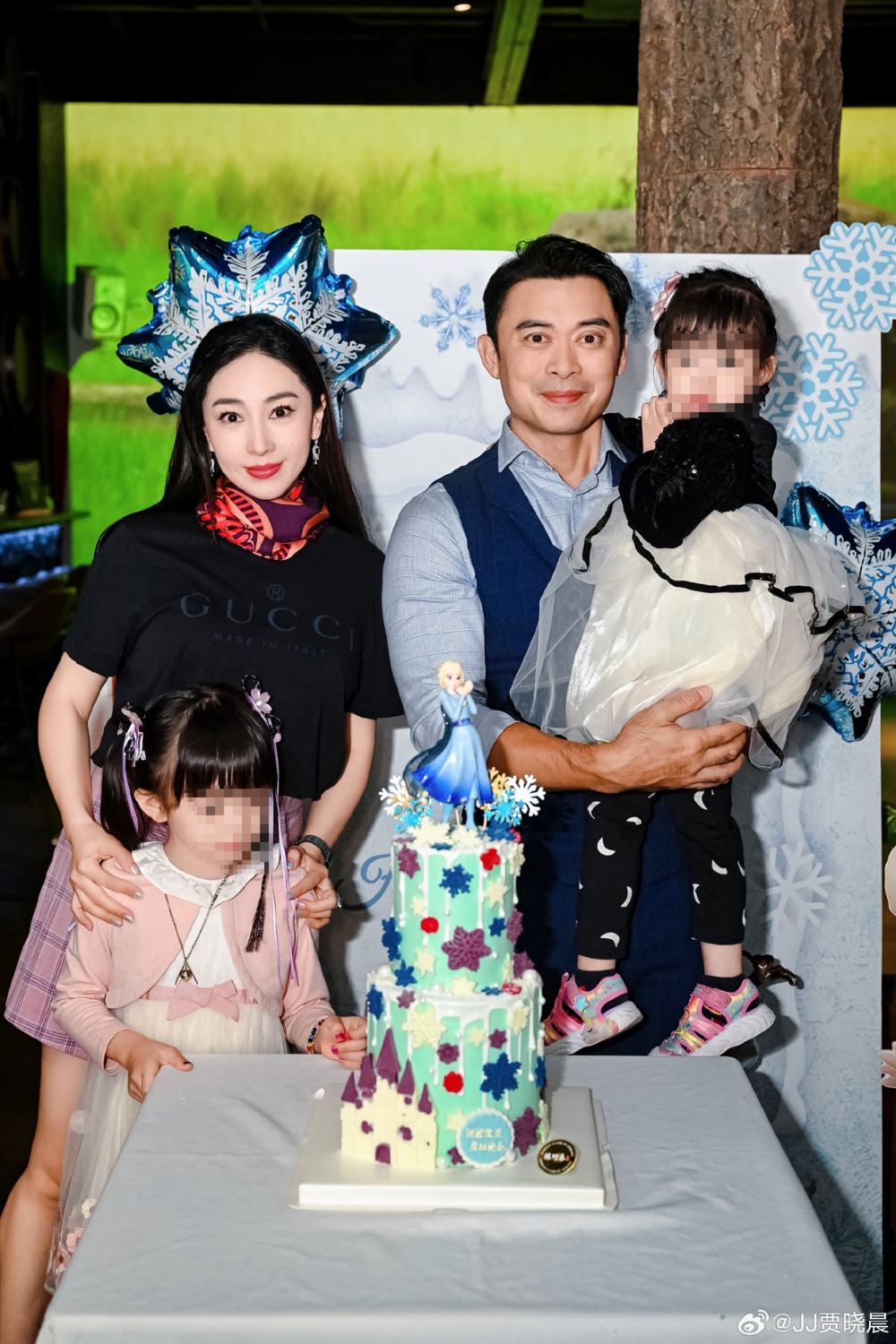 JJ指獨力湊女令她疲於奔命