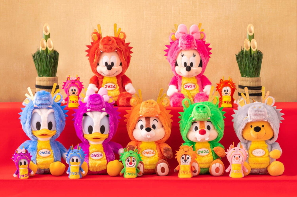 迪士尼角色們穿上超可愛的生肖龍公仔套裝!