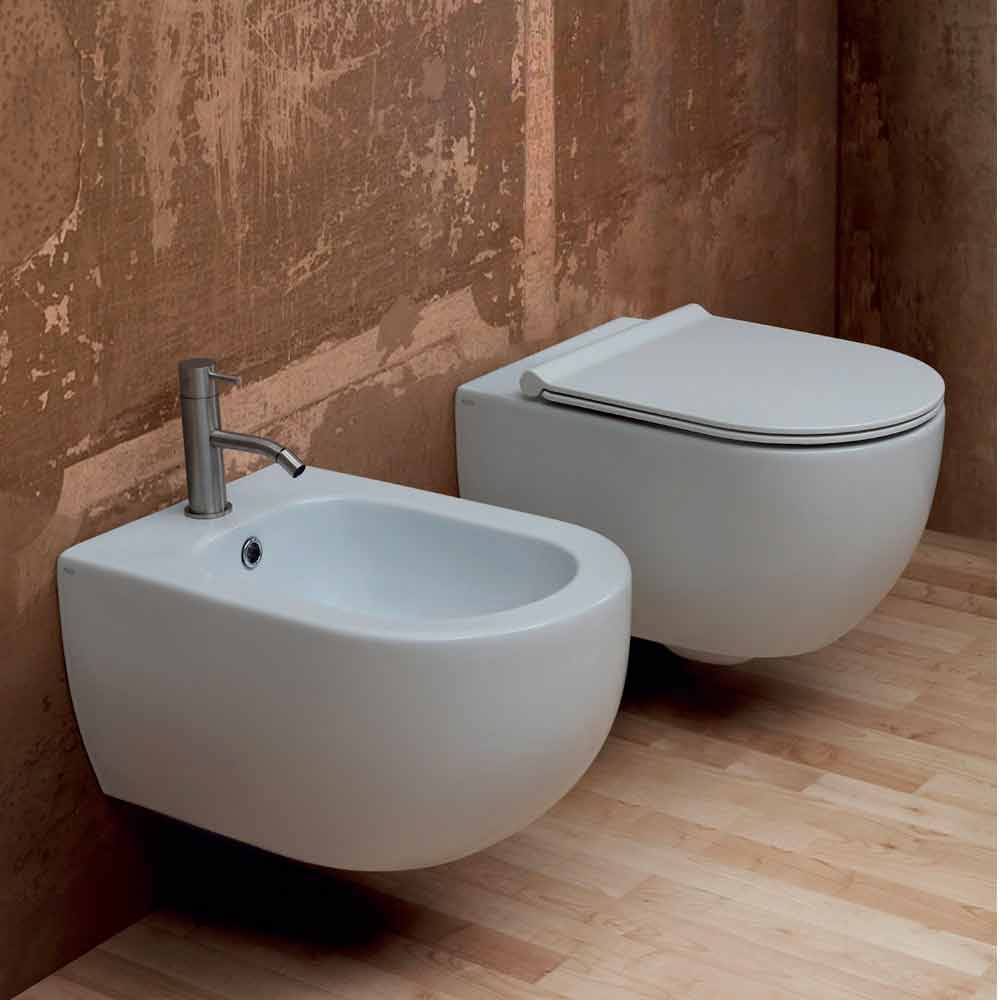 其實呢個「馬桶」叫做「bidet」,可稱作「坐浴盆」或「坐浴桶」