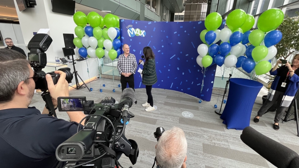 Richer知道是自己中獎時也非常淡定,只說了句「OK」,然後就走了。