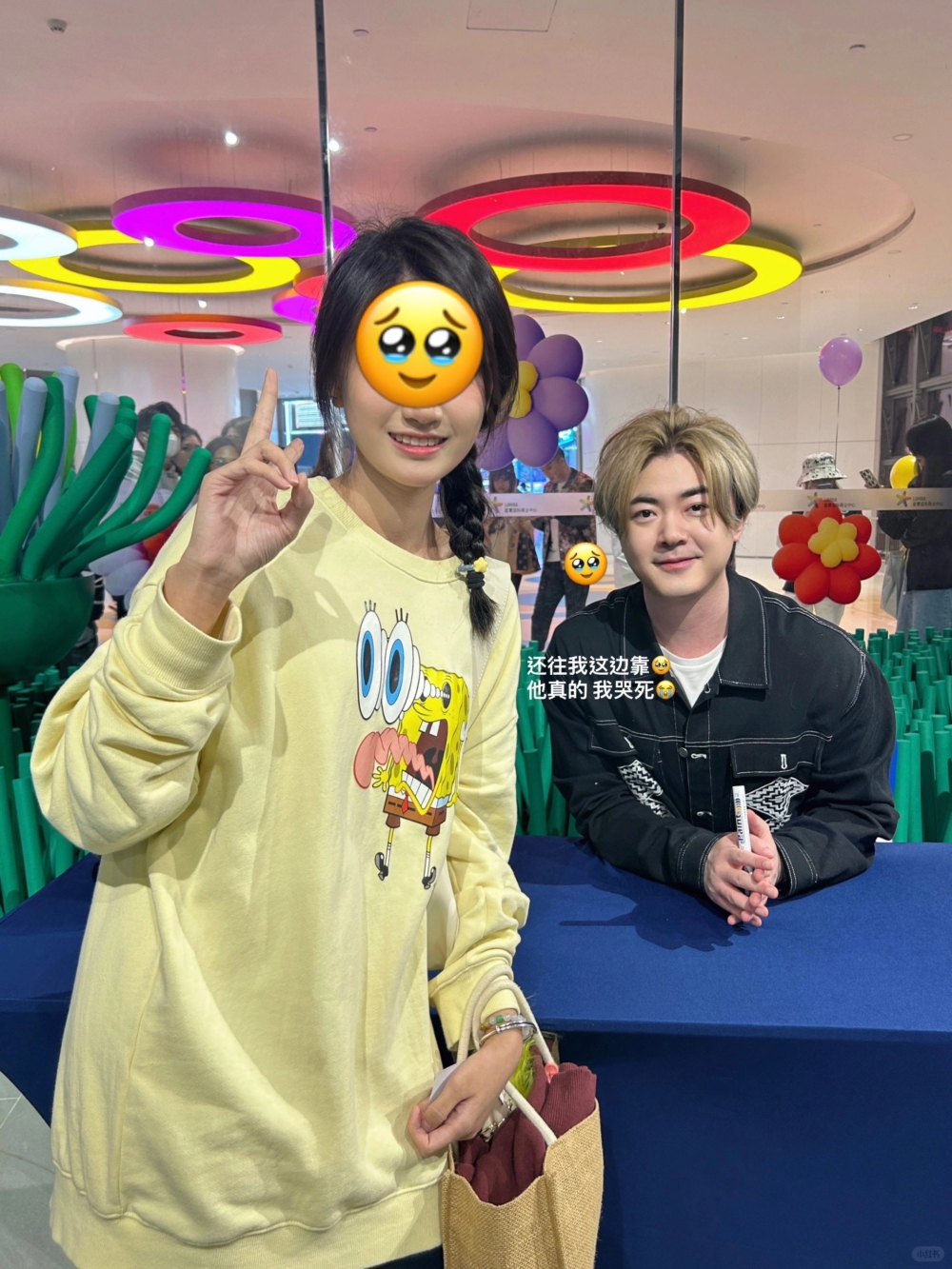 好多網民喺現場拍攝影片然後上傳至社交網站。