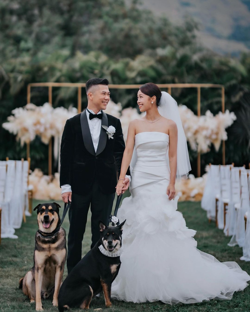 黃心穎早前同RubberBand鼓手泥鯭（黎萬宏）結婚