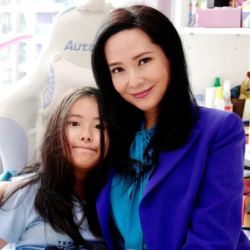 郭羨妮11歲女甜美近照曝光